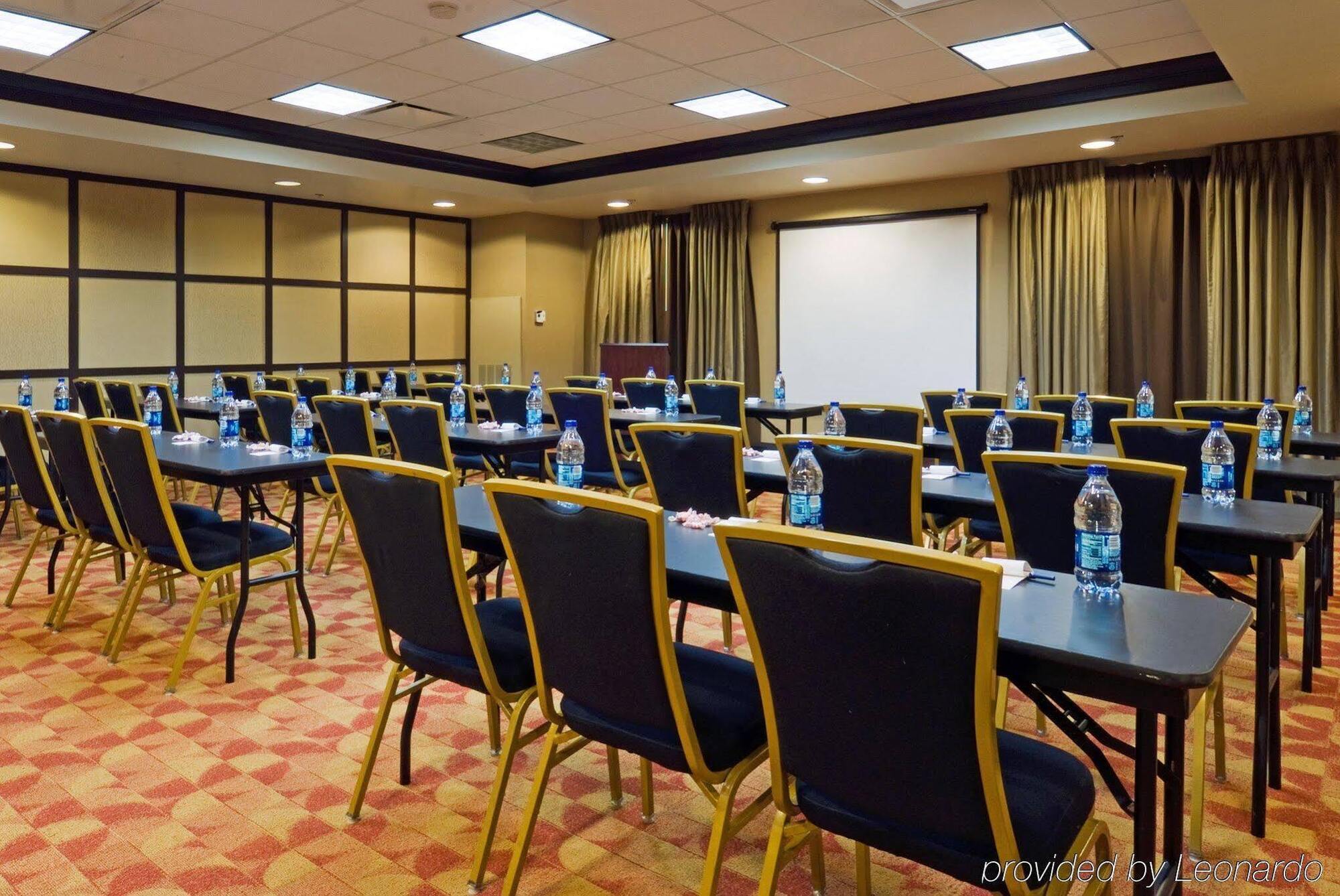 Holiday Inn Express Hotel & Suites Columbia-Fort Jackson By Ihg Exterior foto